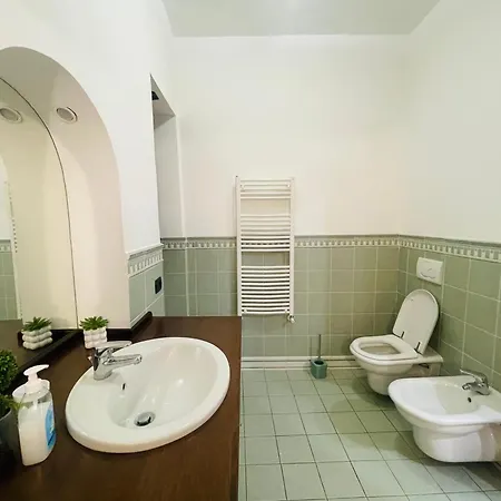 - Castelli Guest house