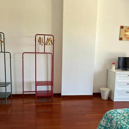 - Castelli Guest house *