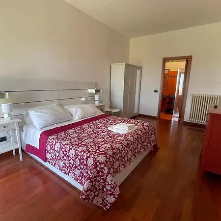 - Castelli Guest house *