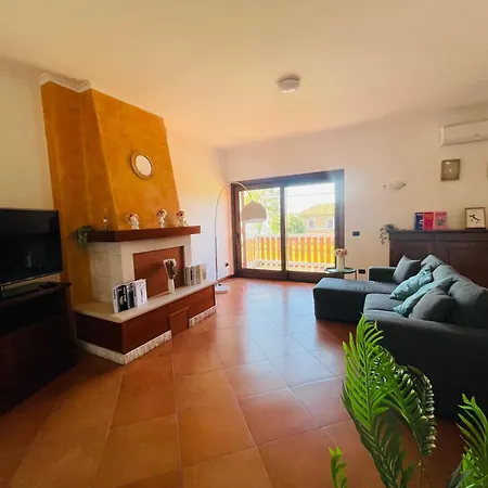 - Castelli Guest house