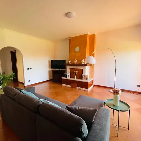 - Castelli Guest house *